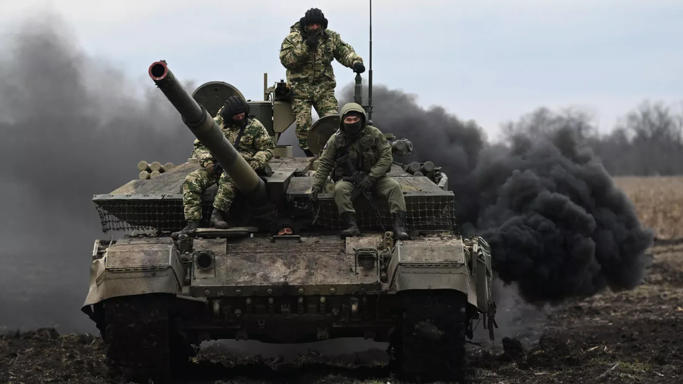 گزارش وزارت دفاع روسیه از شکستن خطوط دفاعی اوکراین با تانک T-90M