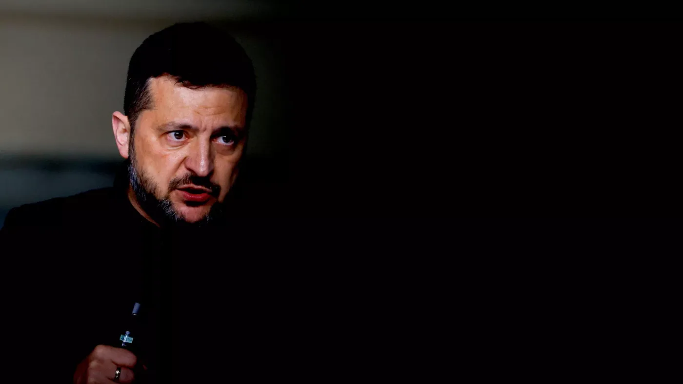 "نیروی واقعی". کهنه‌سرباز سیا فاش کرد چه کسی واقعاً پشت زلنسکی است
